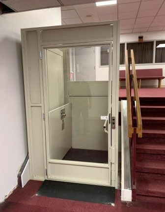 Enclosed Wheelchair lift with plexi-glass by HomeLift